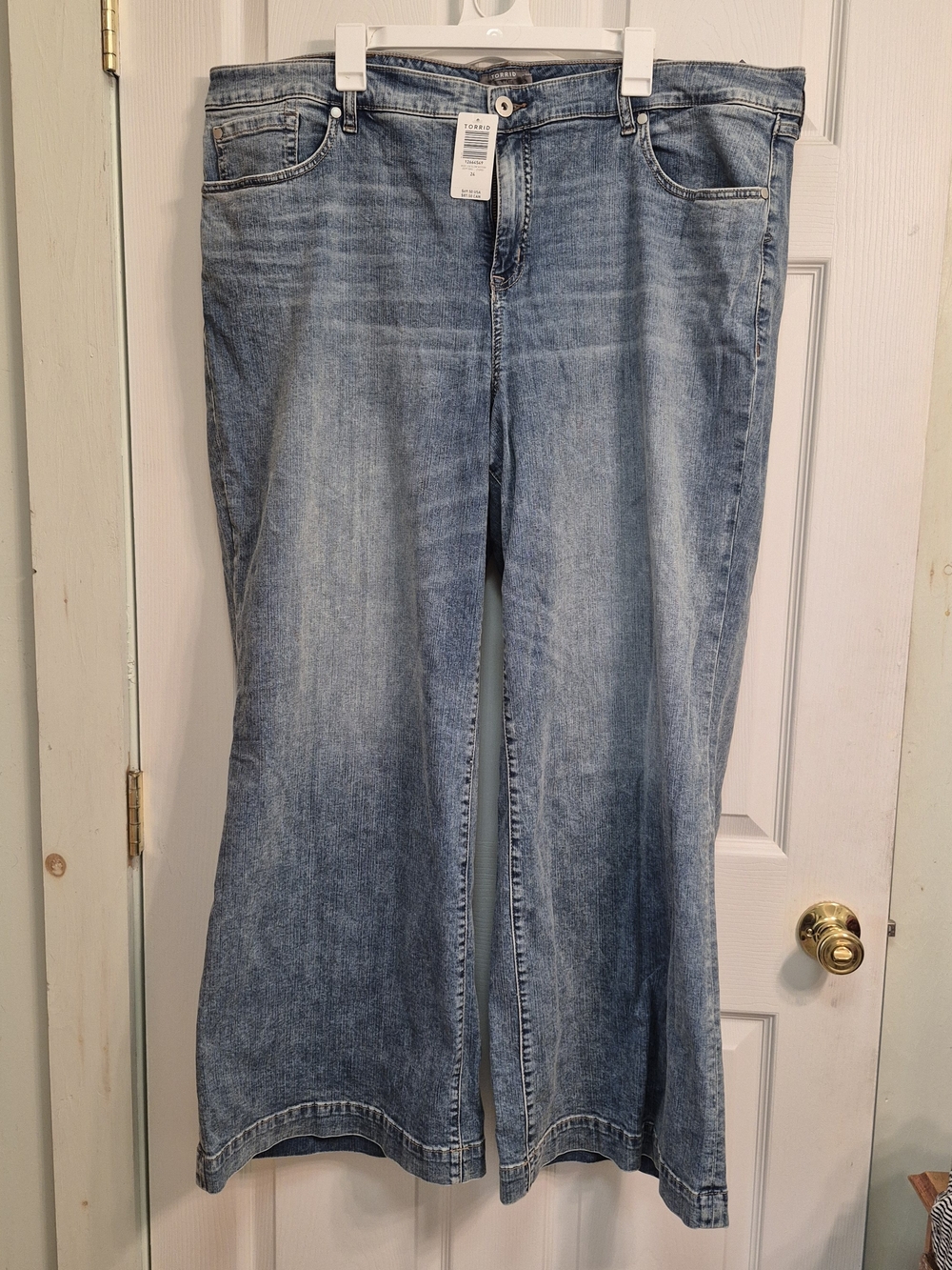 NWT Torrid High Rise Wide Leg Slow Motion Denim Jeans Size 24